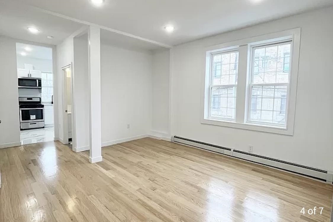 Foto principal - 452 64th St