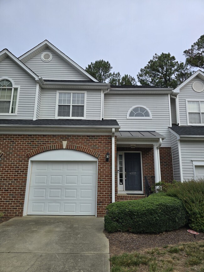 Foto del edificio - 4333 Flintlock Ln