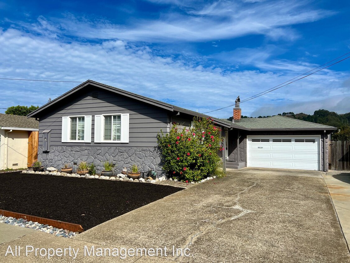 Primary Photo - 3 br, 1 bath House - 1320 Hermosa Ave