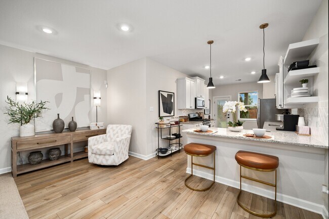 Building Photo - 3012 Myrtle Sunset Dr