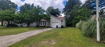 Building Photo - 912 Hollydale Ln