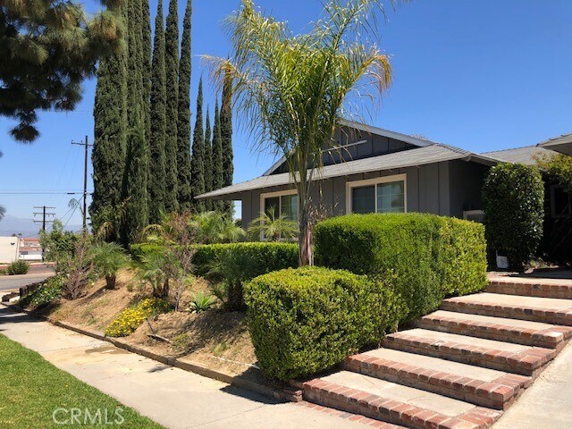 Building Photo - 15841 La Floresta Dr