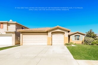 Building Photo - 1594 Leslie St