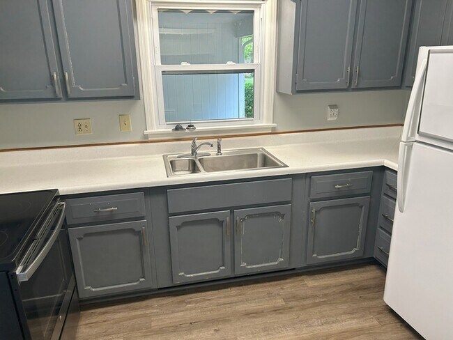 Foto del edificio - 4402 Millvale Dr SW