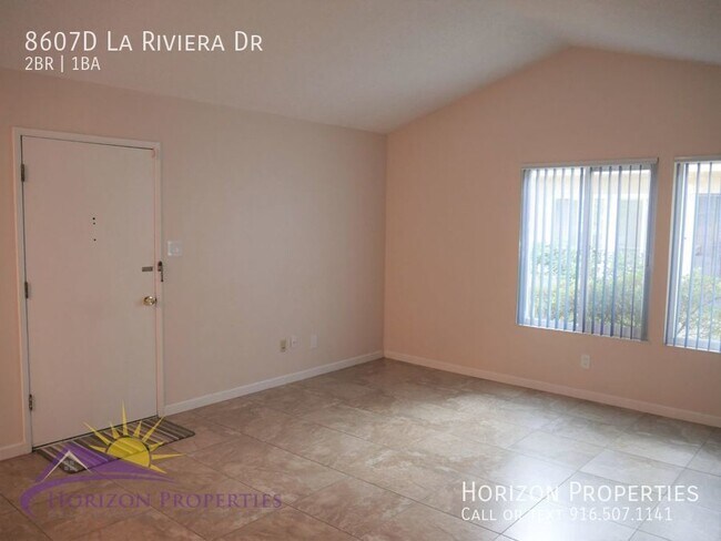 Foto del edificio - 8607D La Riviera Dr-
