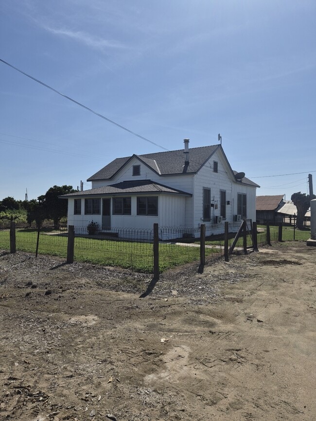 Building Photo - 10395 Avenue 384