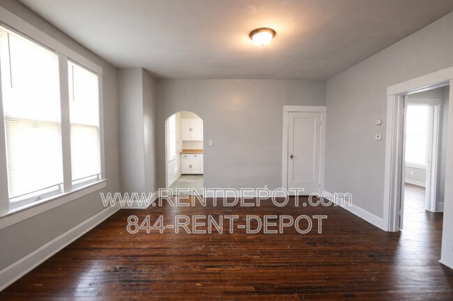Building Photo - 1500 S Morton Ave