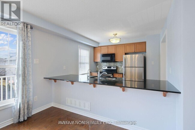 Building Photo - 613 Foxlight Cir