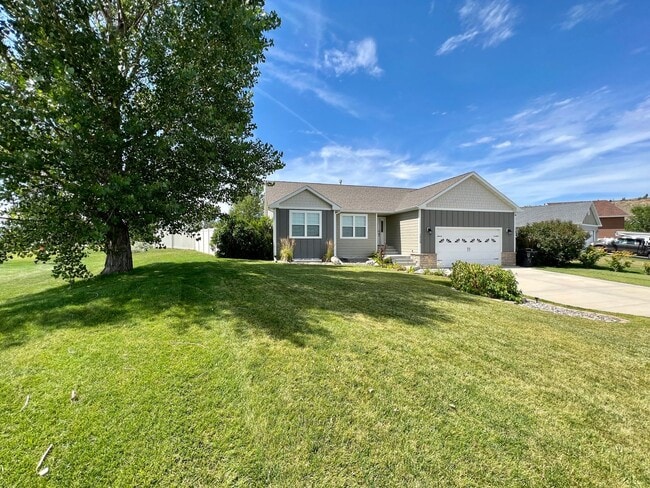 Foto del edificio - 5 bedroom 3 bath home in Copper Ridge