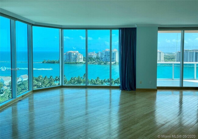 Building Photo - 300 South Pointe Dr