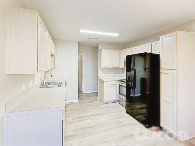 Building Photo - 3005 Scenic Glen Dr