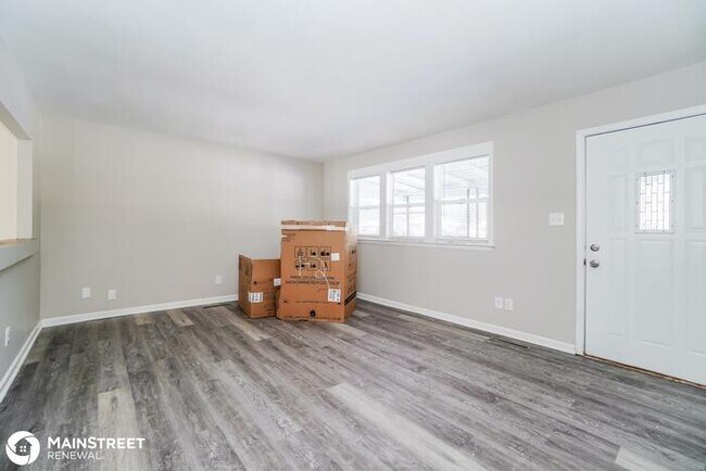 Foto del edificio - 1597 S HAMILTON RD, COLUMBUS, OH 43227