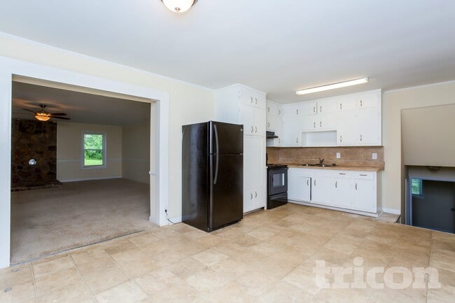 Building Photo - 4045 Bouldervista Dr