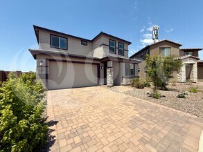 Building Photo - 11216 S 56th Ln