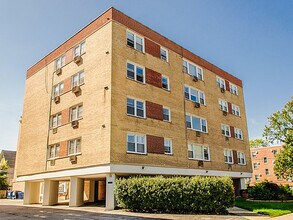 Building Photo - 445 Sherman Ave