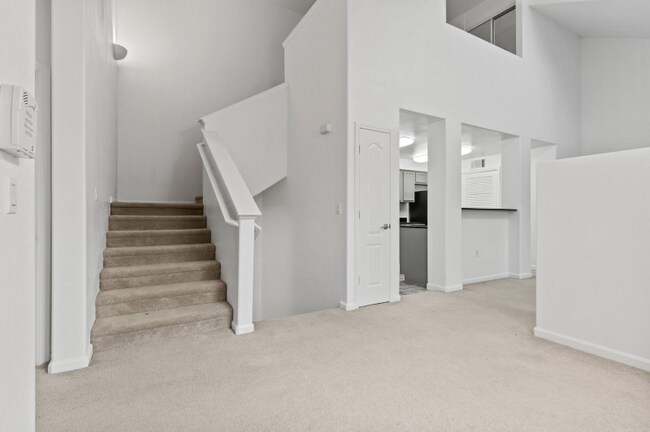 Foto del edificio - 5350 Dunlay Dr