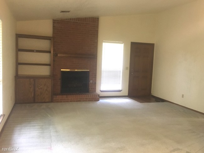 Building Photo - 600 Mary Lee Ln