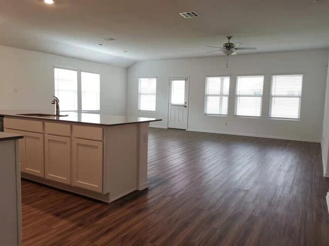 Foto del edificio - 105 Bear Oak St