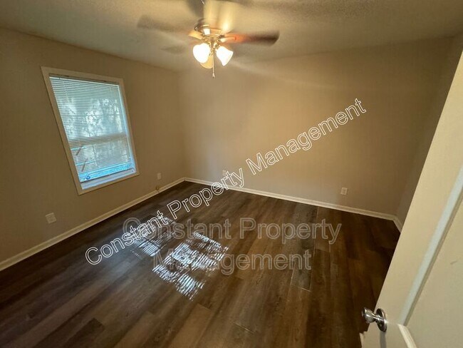 Building Photo - 147 Garrison Rd