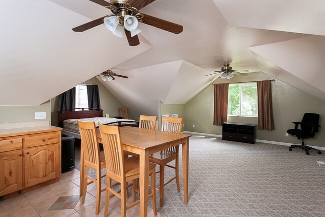 Building Photo - Studio apartment available in Hurricane - ...