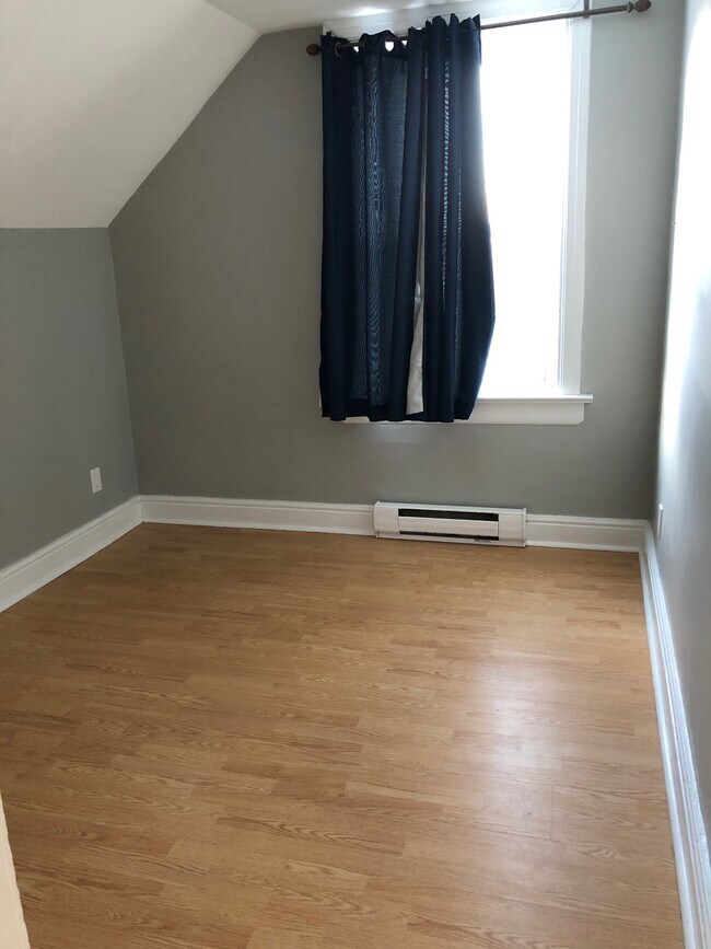 Bedroom - 436 Oak St