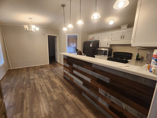 Kitchen & Dining - 15228 Crystal Dr