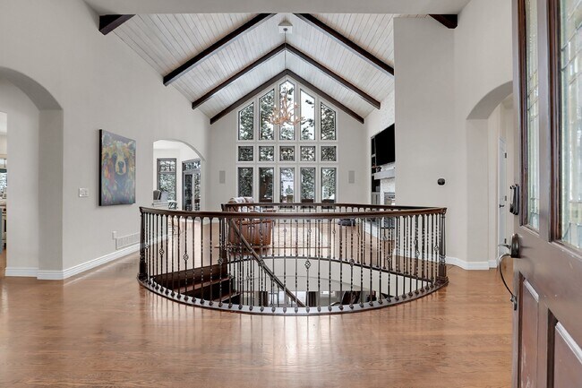 Building Photo - Stunning Home in the Ridge!!