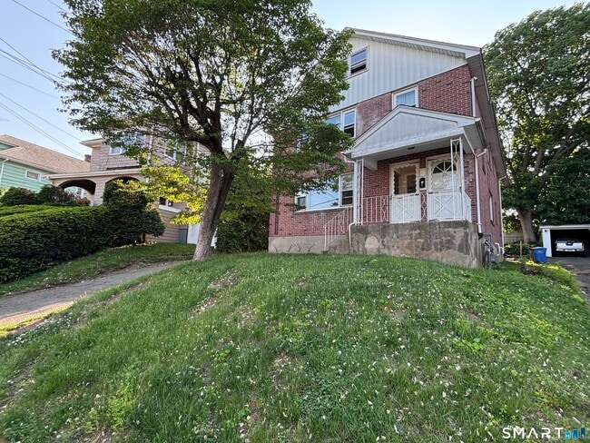 Building Photo - 95-97-97 Grandview Terrace