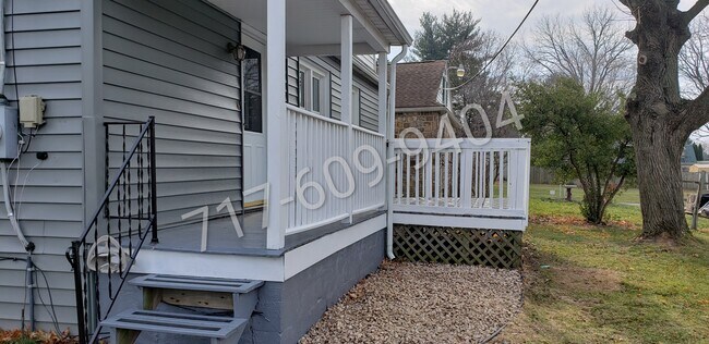 Building Photo - 1040 N College St