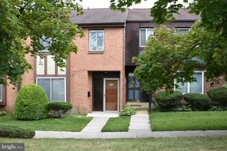 Building Photo - 3407 Golf View Dr