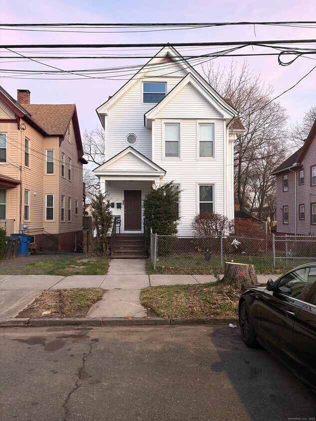 Primary Photo - 345 Norton St