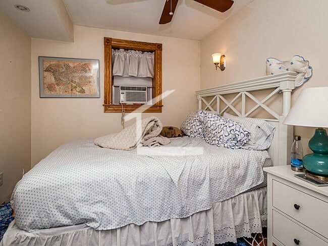 Photo - Nicely renovated, pet friendly 2 bed in the heart of Beacon Hill. House