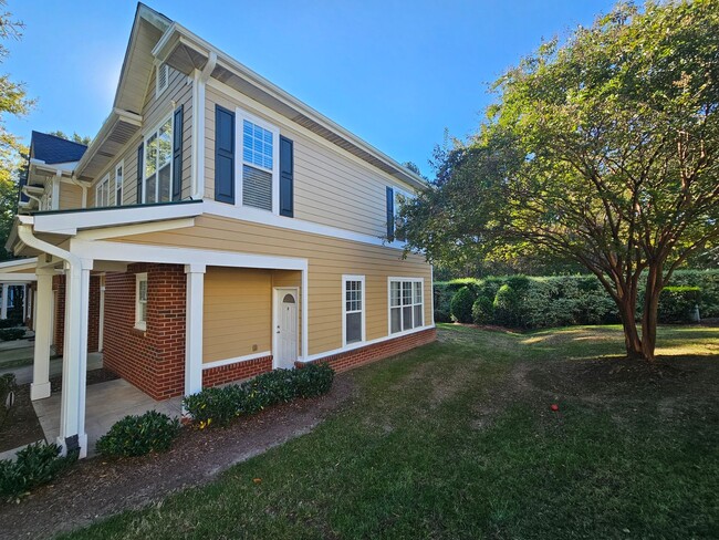 Foto del edificio - Updated Townhome in Ballantyne!!!!