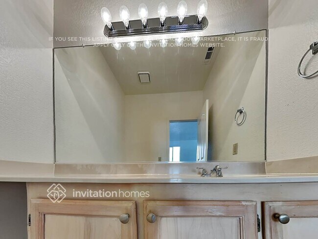 Building Photo - 1084 Armsby Way
