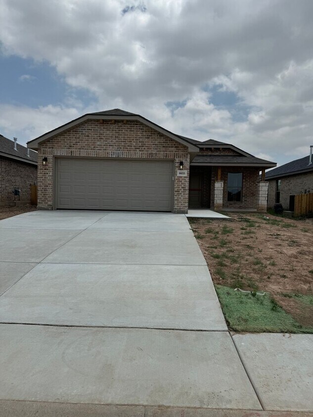 Primary Photo - Brand new construction 3/2/2 CISD