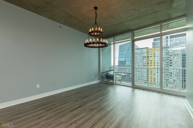 Foto del edificio - 950 W Peachtree St NW