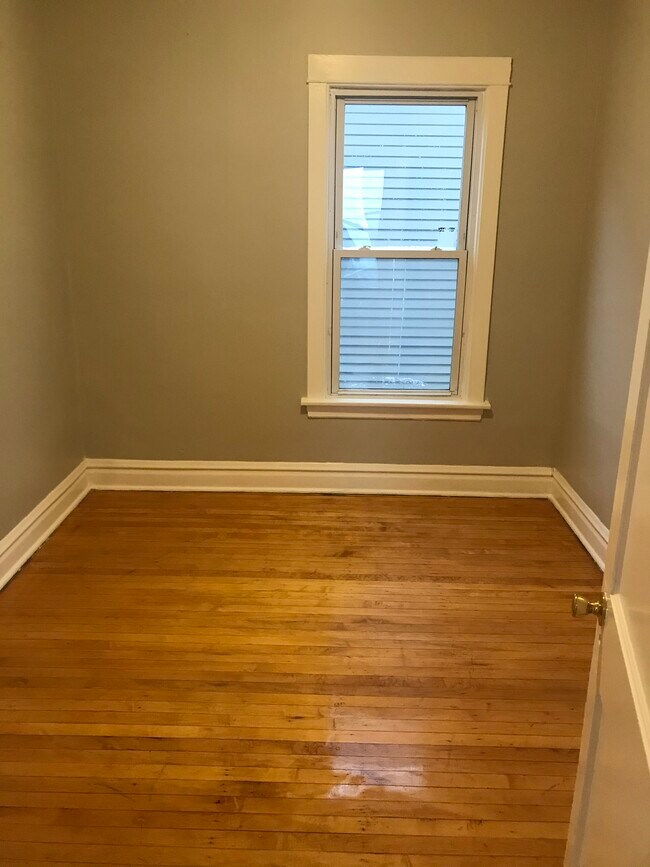Bedroom #1 - 3735 W Sunnyside Ave