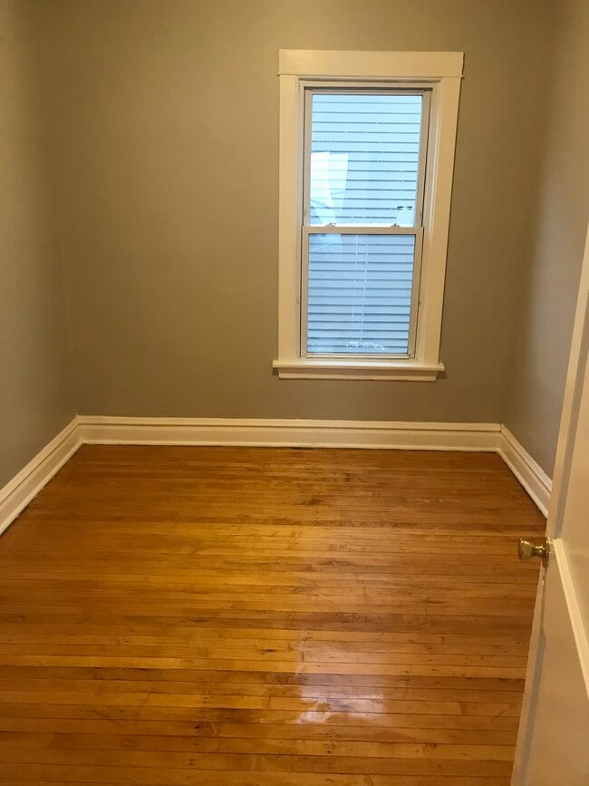 Bedroom #1 - 3735 W Sunnyside Ave