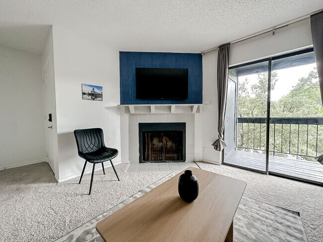 Foto del edificio - 1071 Clayton Ln