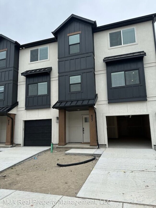 Foto del edificio - 4 br, 3.5 bath House - 648 East 340 South