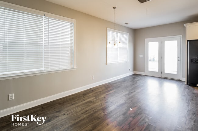 Foto del edificio - 153 Yorkshire Dr