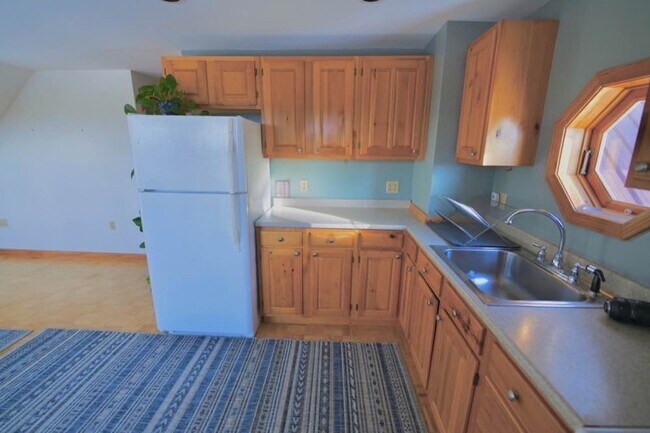 Foto del edificio - 321 Christian Hill Rd