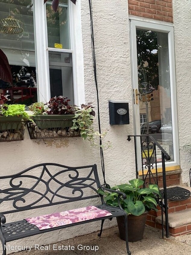 Primary Photo - 1 br, 1 bath House - 1600 W Ritner St 2nd Fl
