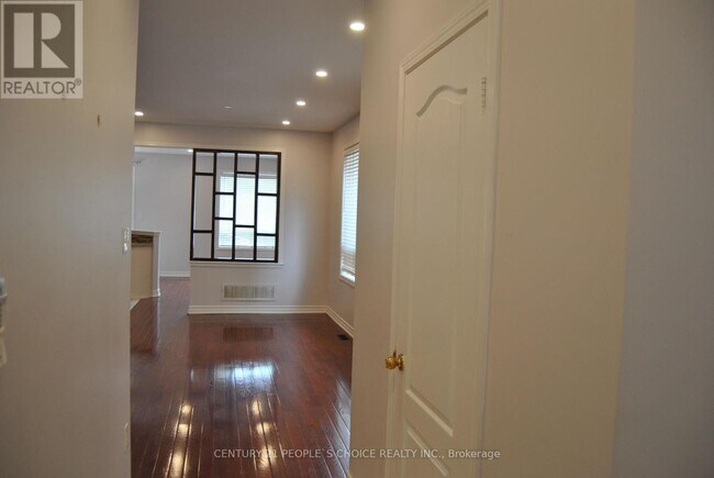 Photo du bâtiment - 1248 Prestonwood Crescent