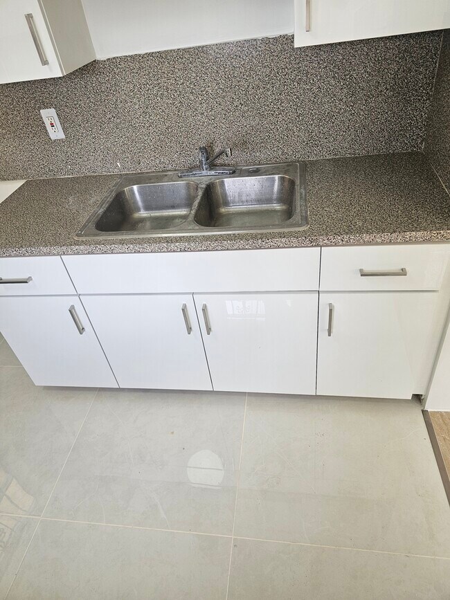 Foto del edificio - 2983 NW 69th Ter