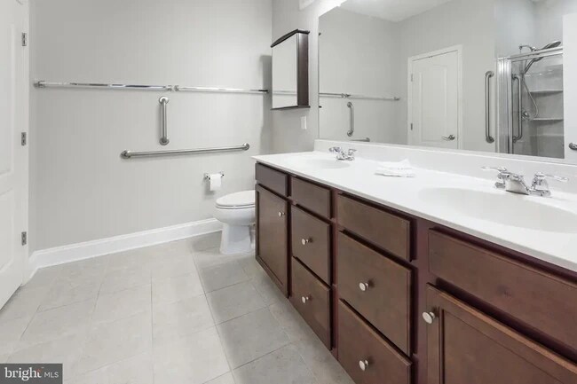 Building Photo - 10273 Fountain Cir