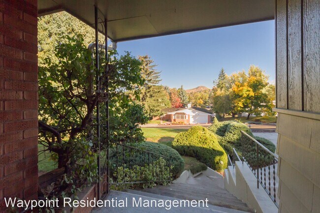 Building Photo - 4 br, 3 bath House - 1111 Highland View Dr