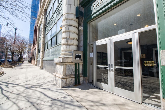 Building Photo - 1322 S Wabash Ave