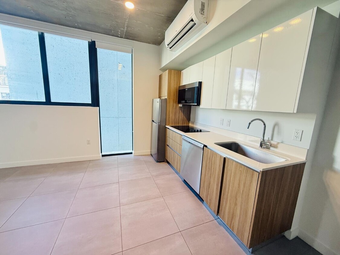 Photo - 1159 NW 8 AVE - 205