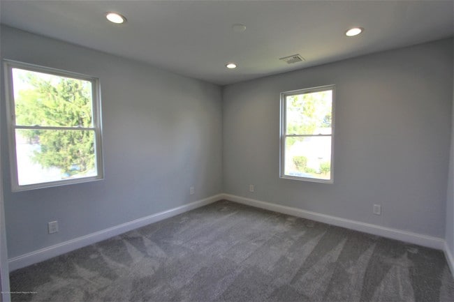 Building Photo - 120 7th St